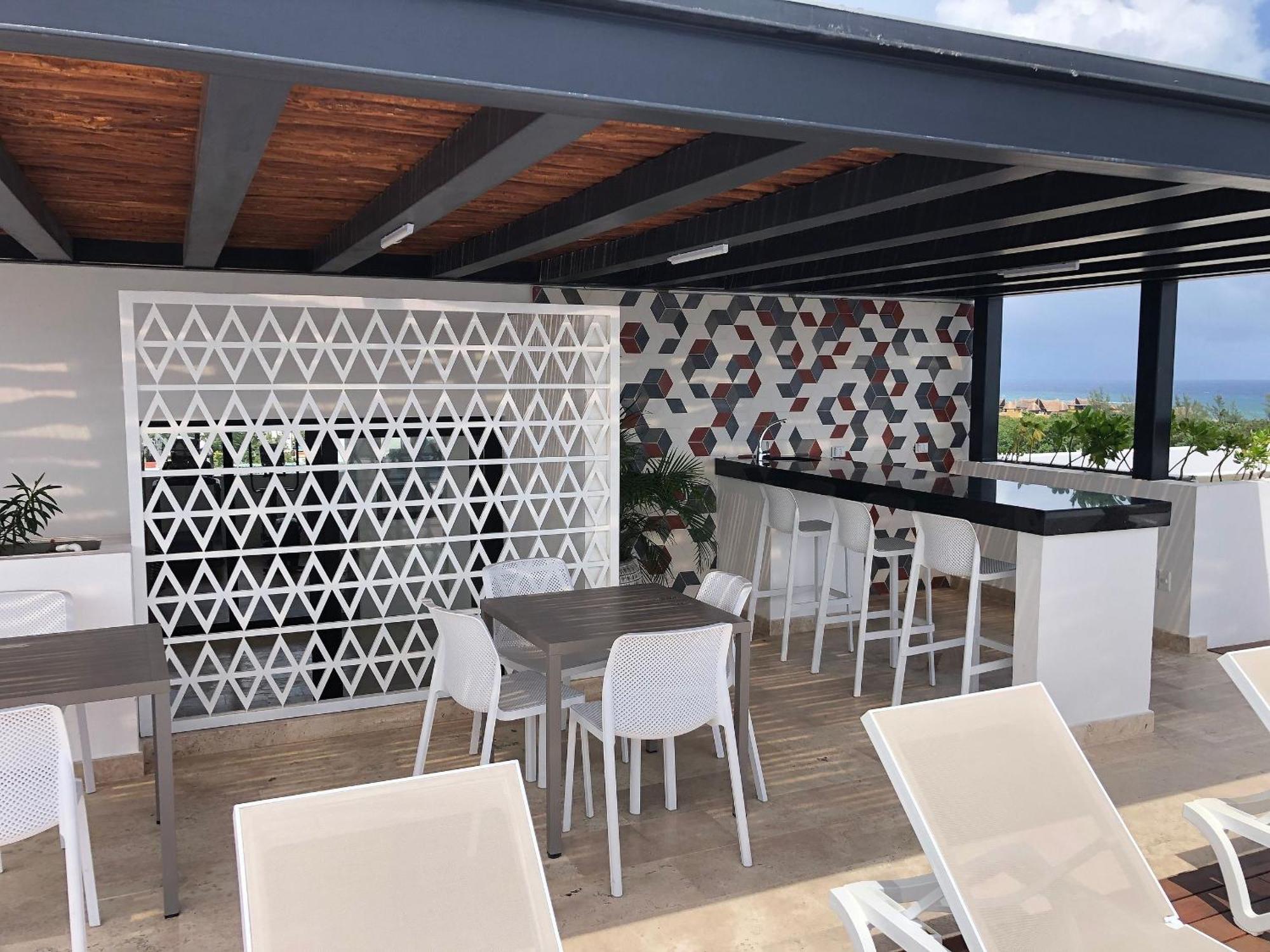 Moderno Estudio Increible Roof Pool & Gym Quinta Av * Playa del Carmen